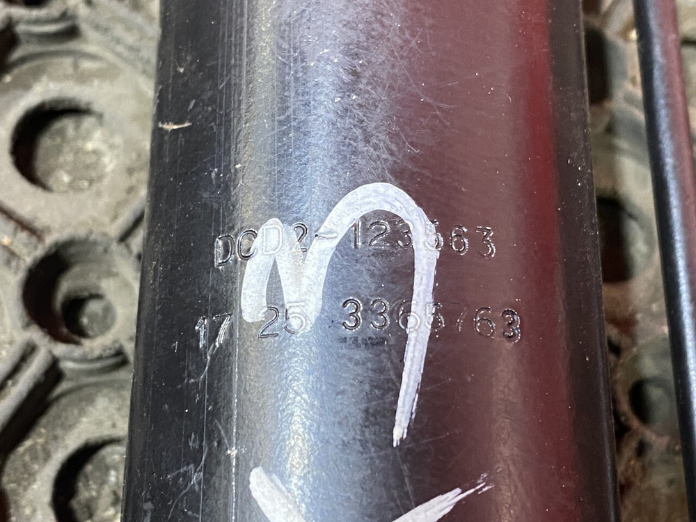 Цилиндр подъема кабины 2017 г.