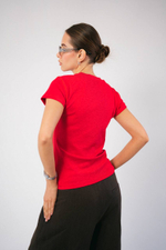 Базовая однотонная футболка в премиум качестве облегающего силуэта