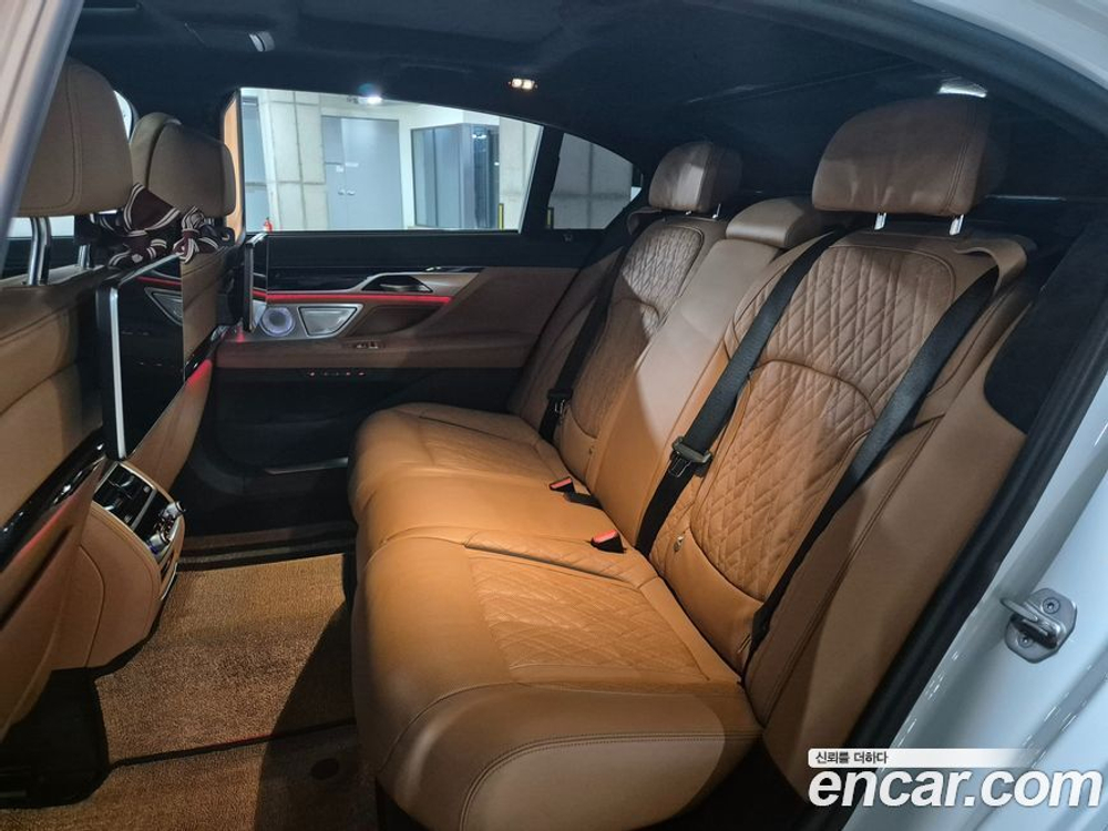 BMW 7 Series (G11) 740Li xDrive M Sports (08.2022)