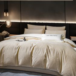 Комплект постельного белья на резинке Сатин-Жаккард Тессоро «Золотой песок»