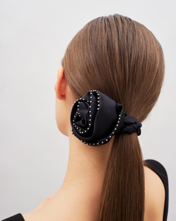 Резинка-роза черная с золотым декором