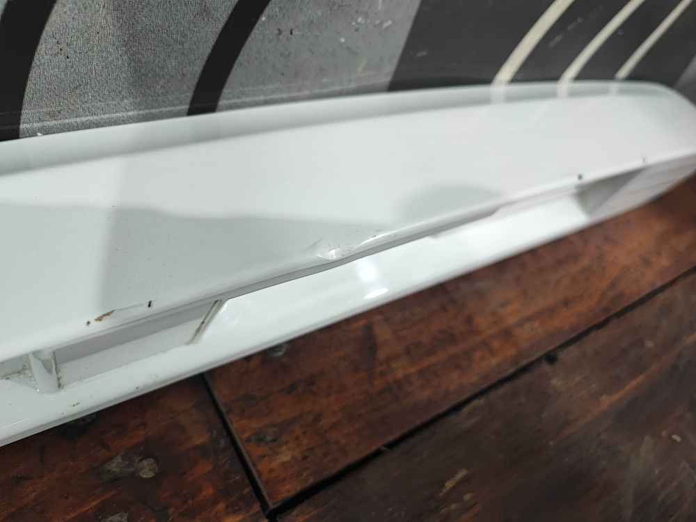 Накладка крышки багажника LADA Granta 18-нв Б/У Оригинал 8450103775