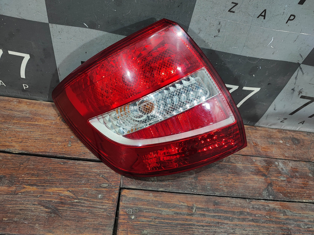 Фонарь задний левый LADA Granta 18-нв Б/У Оригинал 21900371601100