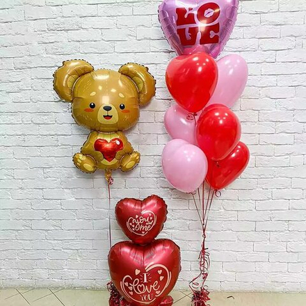Большая композиция из шаров Любовь и мишка