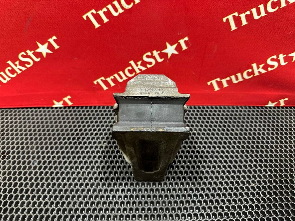 Подушка двигателя передняя 2019г