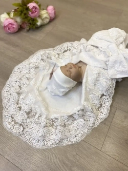 Кружевной уголок и бант на выписку