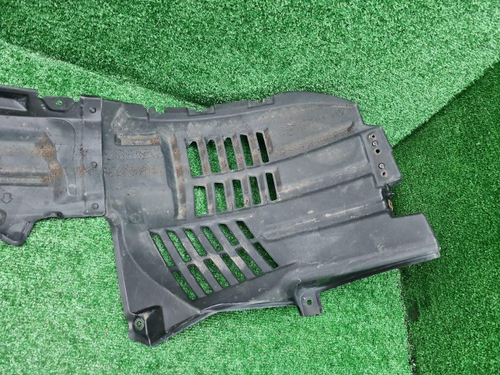 Подкрылок передний правый Land Cruiser 200 (15-21)