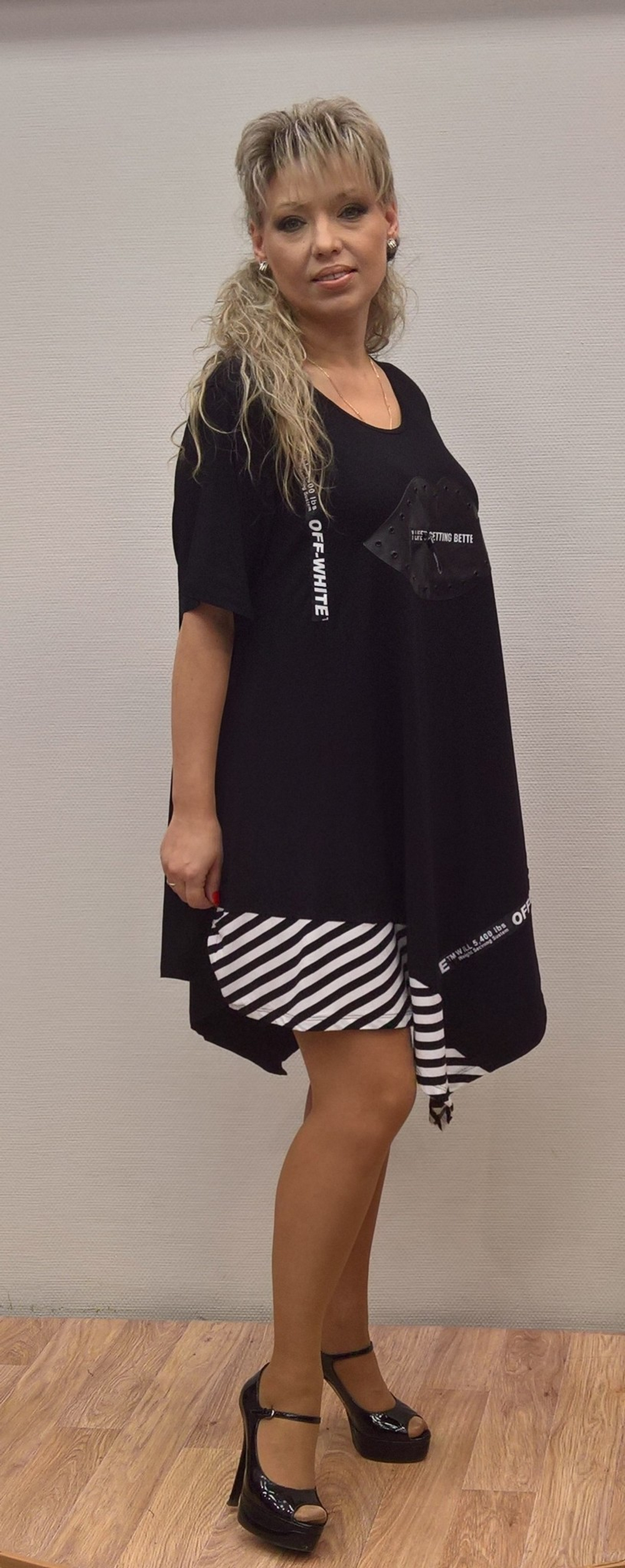 Черная туника с "губками" под эко-кожу с молнией