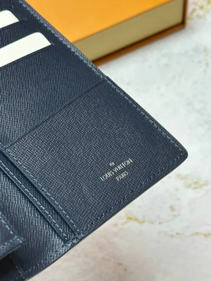 Бумажник Louis Vuitton Brazza Monogram Pacific