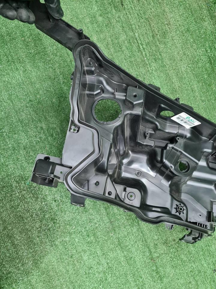 Корпус фары правый Toyota Land Cruiser 200 (15-21)