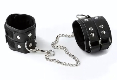 Чёрные кожаные оковы (Цвет: черный)