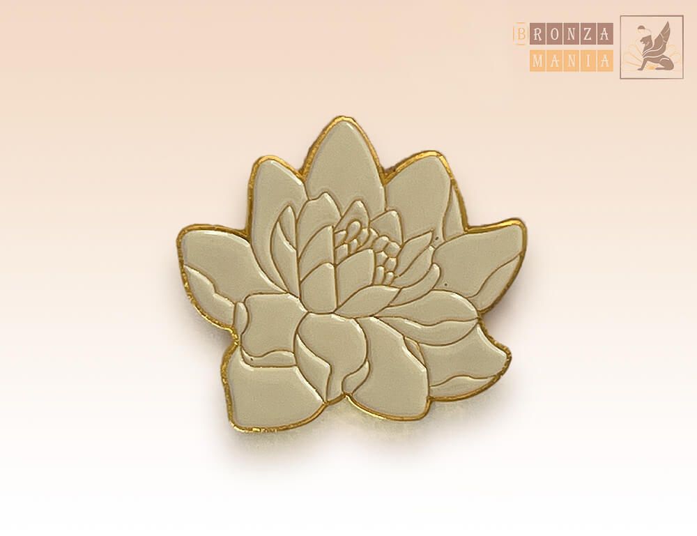 значок Лотос белый