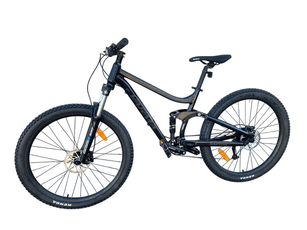 Велосипед 27.5" Varma Raptor р.18" 9 ск. чёрный  ал. 2025