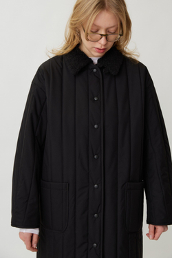 Стеганое пальто черного цвета