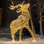 Светодиодный олень "Рождественский" (золотой) высота 5 м