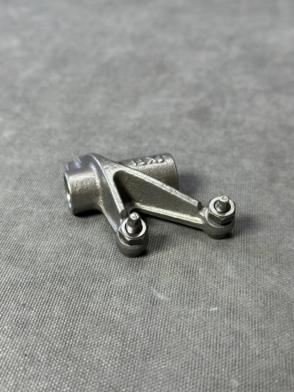 Коромысло выпускных клапанов Minsk C4 300