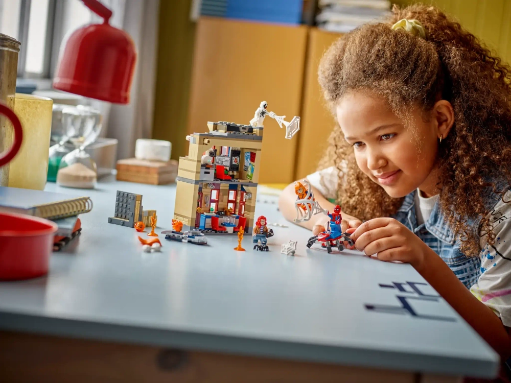 Конструктор LEGO Marvel 76317 Квартира Питера Паркера