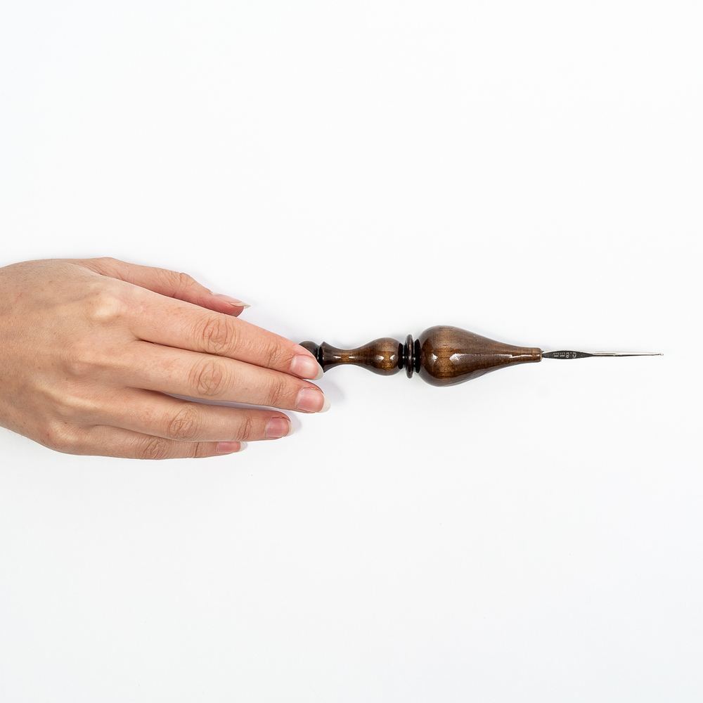 Железный крючок для вязания с деревянной ручкой из древесины кедра размером 0,6 мм. K214