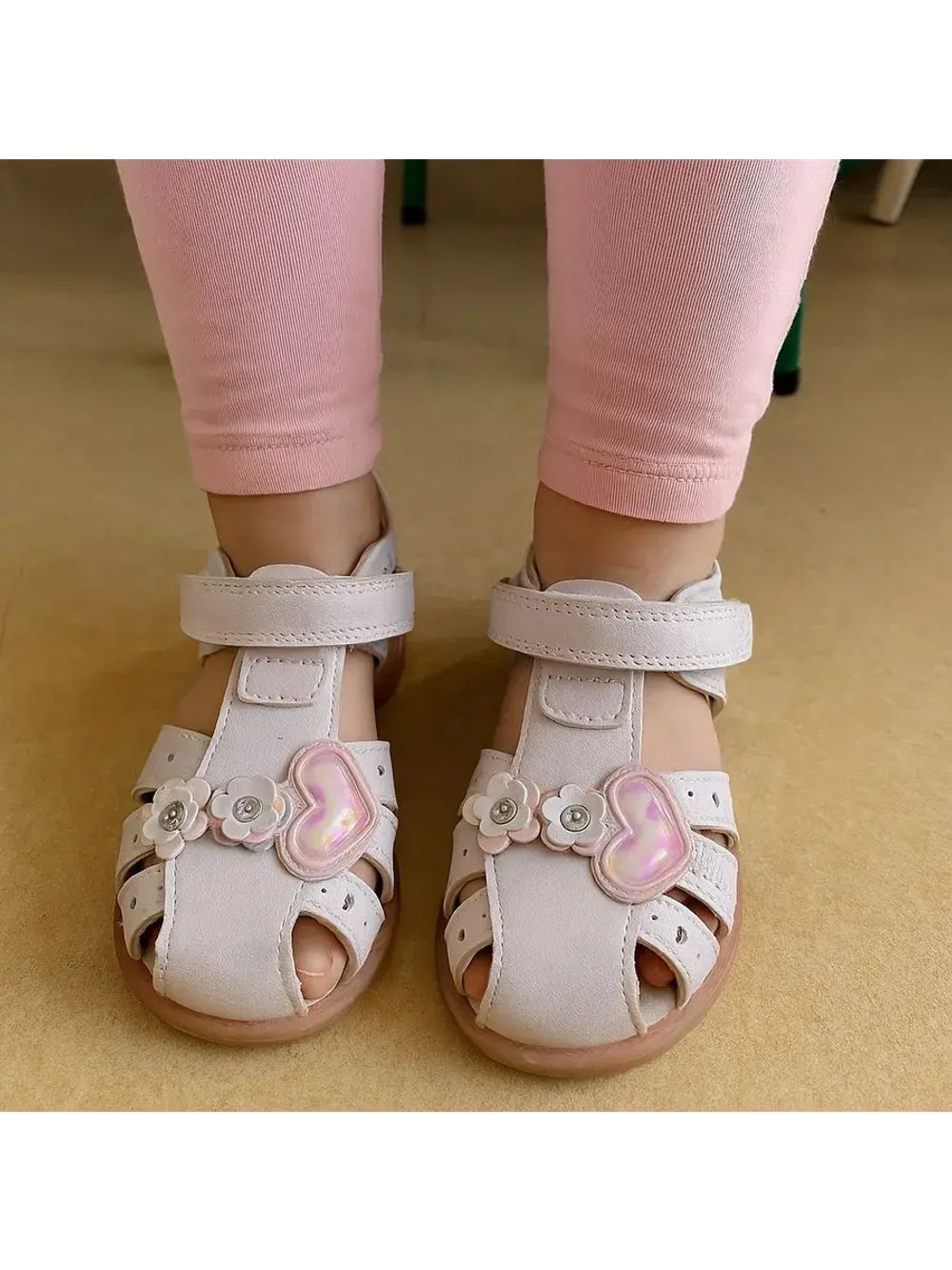 Сандалии для девочки