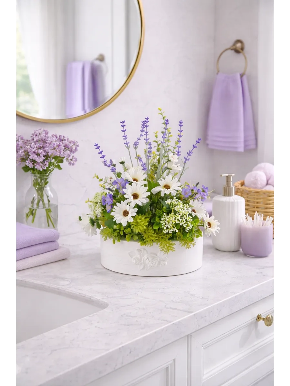 Искусственные цветы для интерьера в кашпо