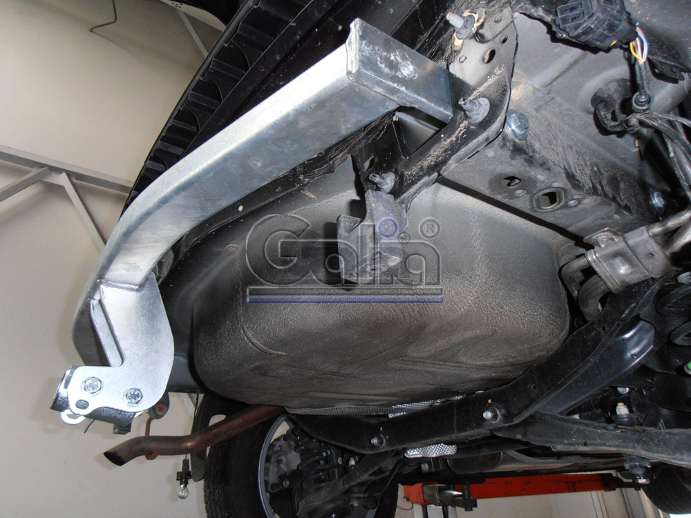 Фаркоп оцинкованный Galia F091C для Ford Focus хетчбек 2004-2011, 2011-, Ford C-MAX 2003-2011, 2011-(паспорт и сертификат в комплекте)(без электрики)