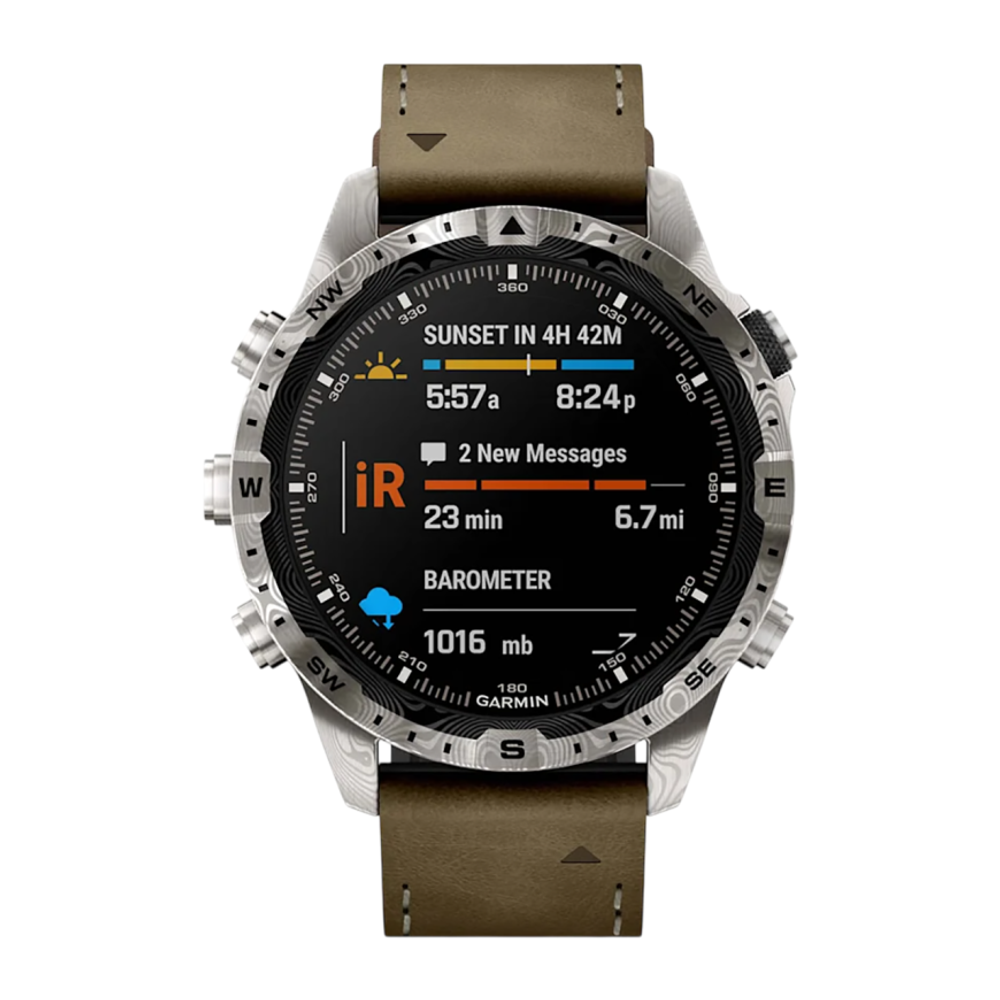 Спортивные часы Garmin MARQ Adventurer (Gen 2) Damascus Steel Edition, гибридный ремешок, чёрный силиконовый ремешок Безель и корпус из дамасской стали, AMOLED-дисплей с куполообразным сапфировым стеклом. Ремешок из кожи и фторэластомера и силиконовый рем