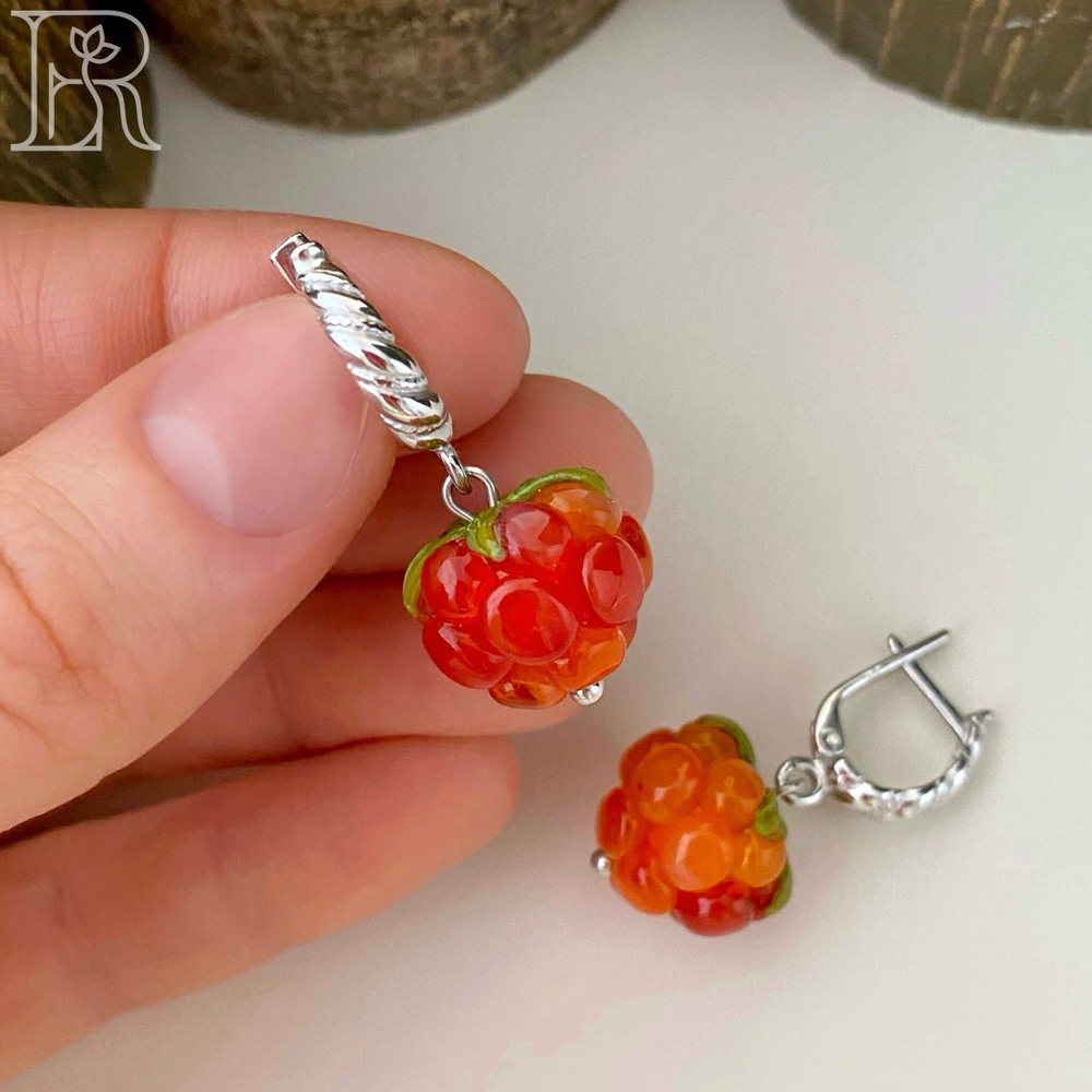 LEFIREL' Серьги серебряные женские "Морошка" с бусинами из муранского стекла / ювелирные украшения из родированного серебра 925