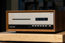 CD проигрыватель Leak CDT Walnut