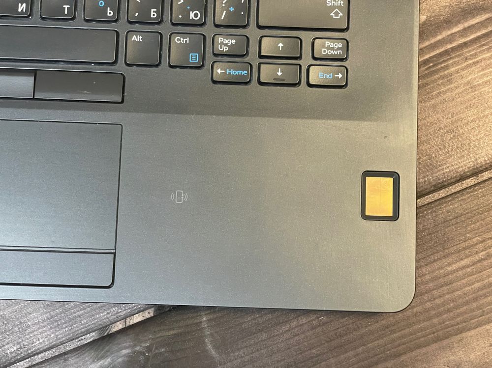 14" Ноутбук Dell Latitude E7470 Touch (2560x1440, Intel Core i5-6300U, RAM 8ГБ, SSD 256ГБ, Intel UHD Graphics 620, Win 10 Pro)