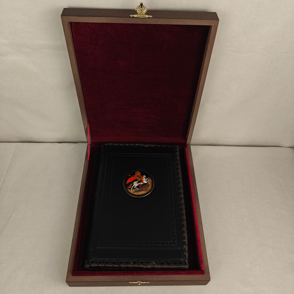 Ежедневник А5 "Георгий Победоносец" (съемная обложка из натуральной кожи) в футляре