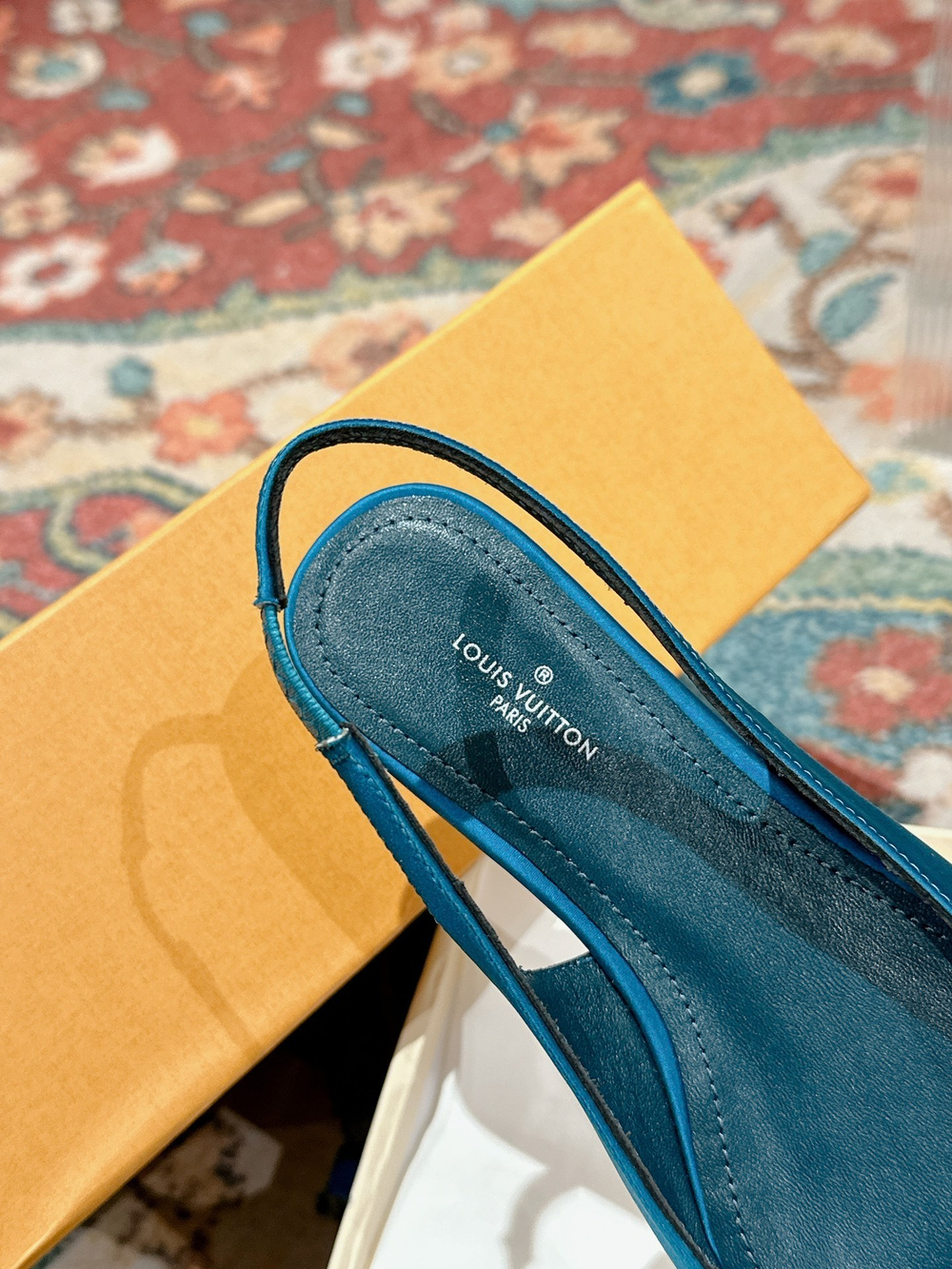 Louis Vuitton Met Slingback Ballerina