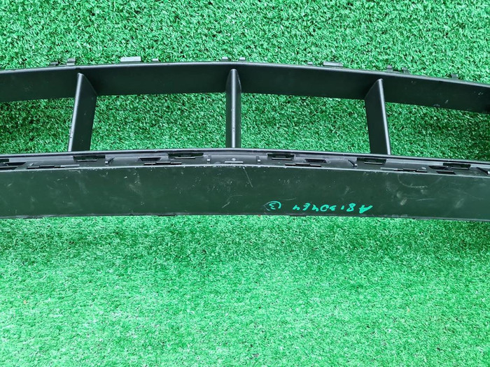 Решетка перед. бампера Mercedes E W213 (20-23) AMG