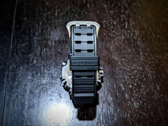 Наручные часы Casio GST-B300XA-1AJF