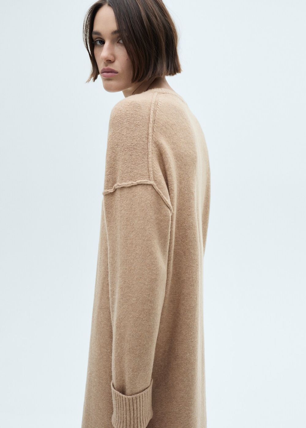 Вязаное платье с краями в рубчик