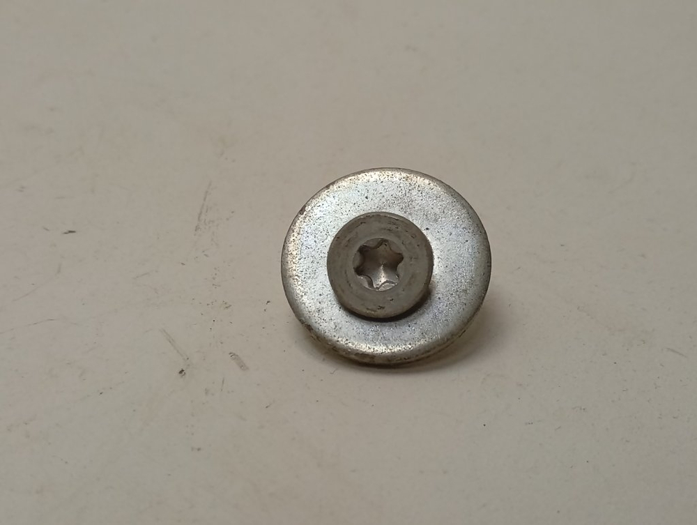 45У82 кт60 Болт крепления шкива для стиральной машины Атлант 45У82 б/у