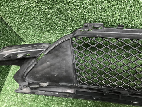 Решетка переднего бампера Mercedes C w205 (18-23)