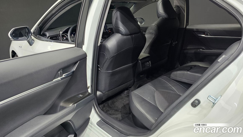 Toyota Camry (XV70) 2.5 XLE Hybrid (12.2021)