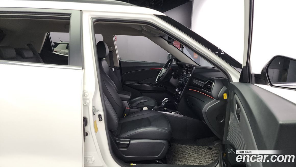 KG Mobility (Ssangyong) Very New Tivoli Бензин 1.5 2WD (09.2020)