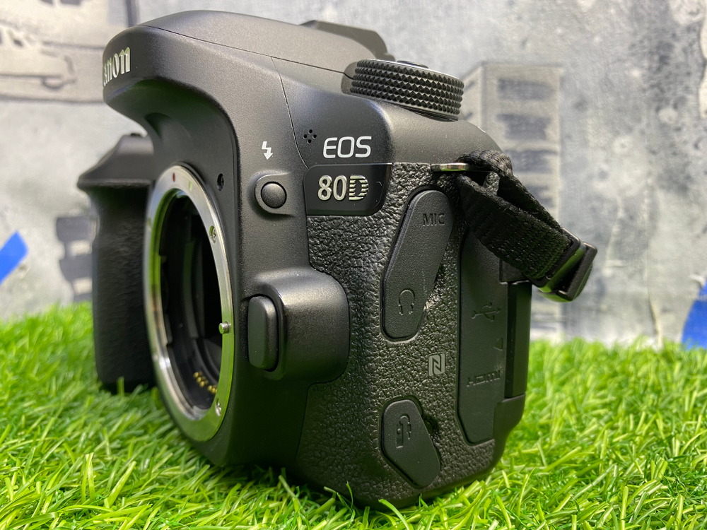 Canon 80D Kit 18-55mm III Покупка/Продажа