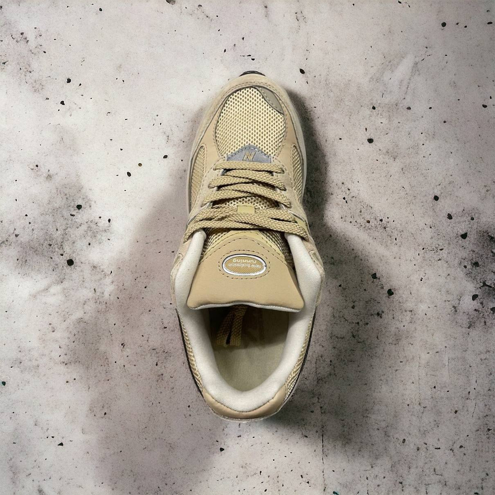New Balance 2002R • Bone