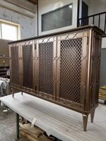 Тумба с резными дверцами в ретро стиле