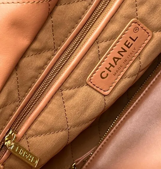 Сумка Chanel 22 бежевый
