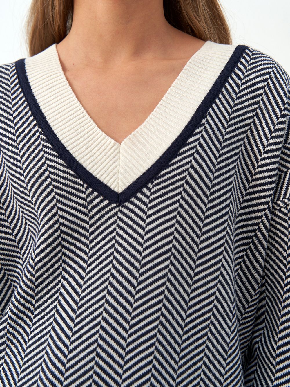 Джемпер для девочки 954 синий-молочный