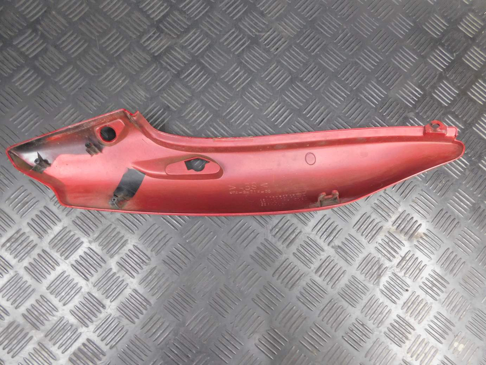 Пластик задний левый Yamaha TDM850 RN03J 2001 4TX-2471K-00