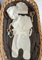 Комплект из 4-х предметов распашонка, ползунки, чепчик, шапочка