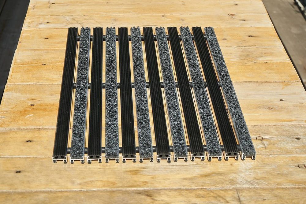 Придверная решетка Gidrolica Step – резина + текстиль, 390×590 мм