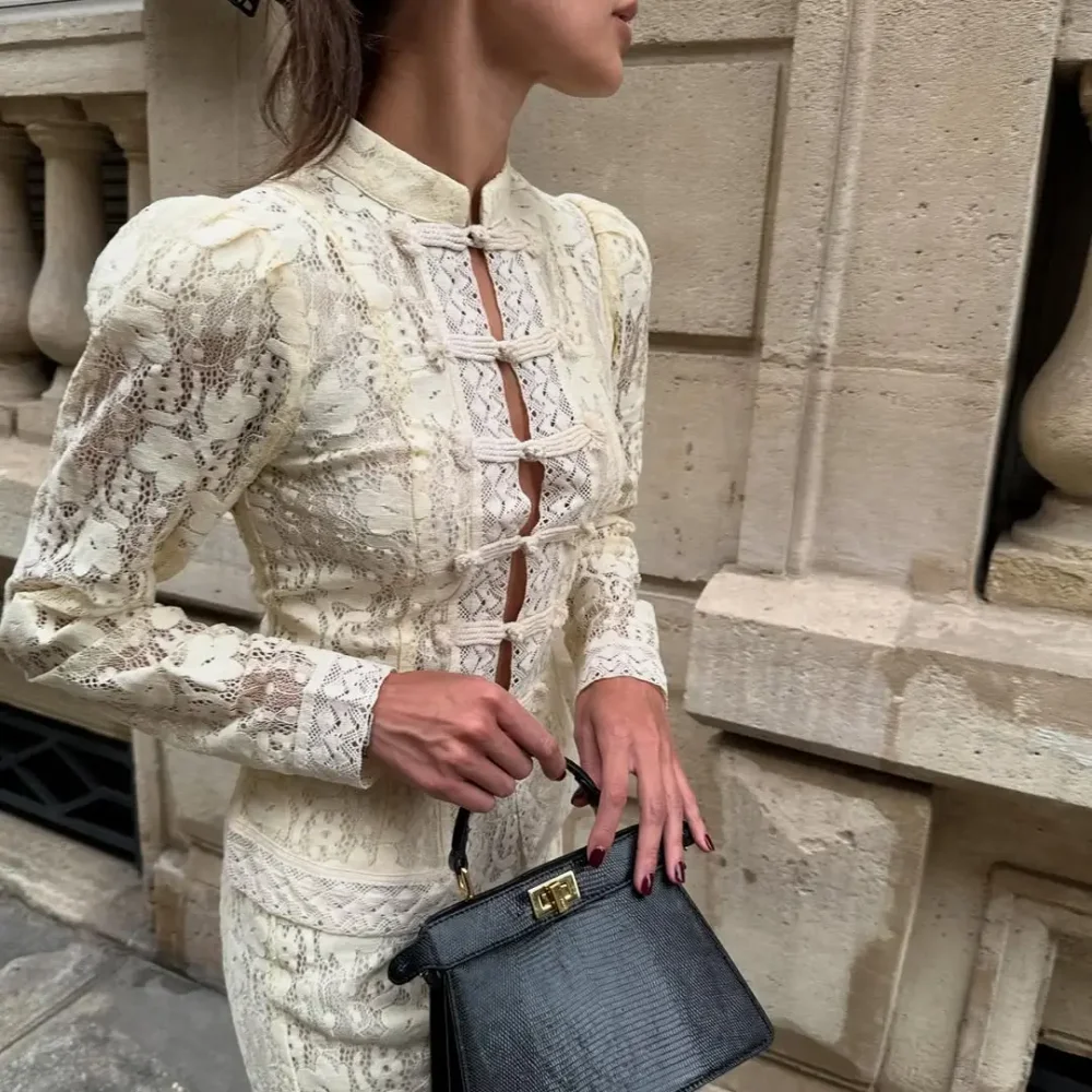 Жакет из кружева молочный