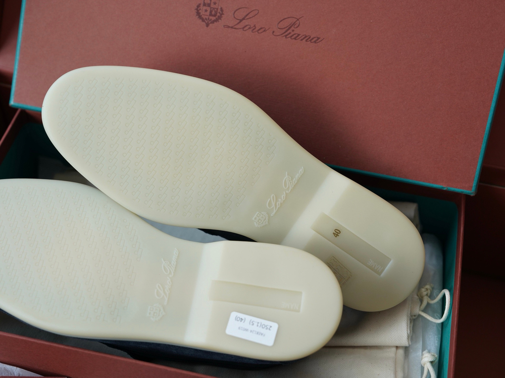 Классические замшевые мокасины