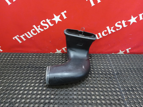 Патрубок воздушного фильтра 2016г