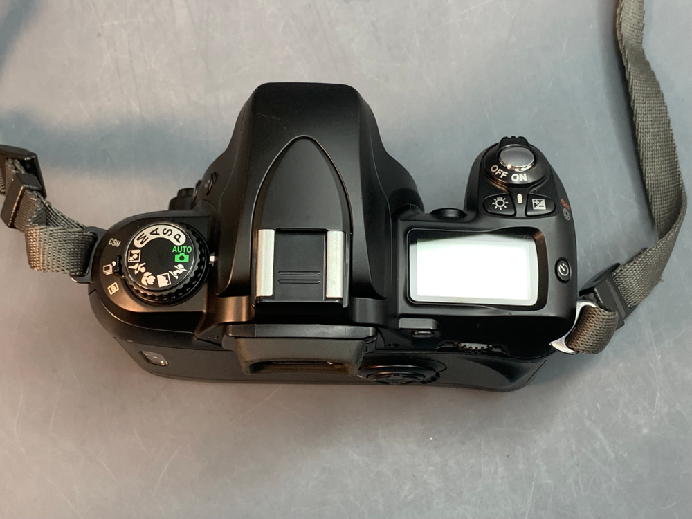 Nikon F75 Kit 28-80mm